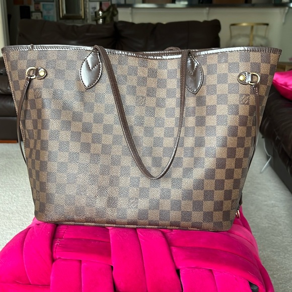 Louis Vuitton Handbags - EUC Louis Vuitton Damier Ebene Neverfull MM